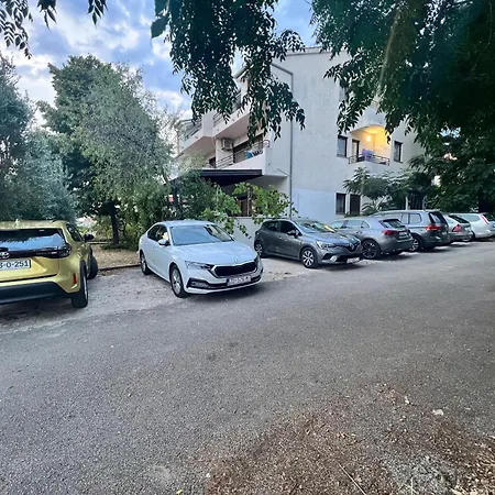 Διαμέρισμα & Hegic *