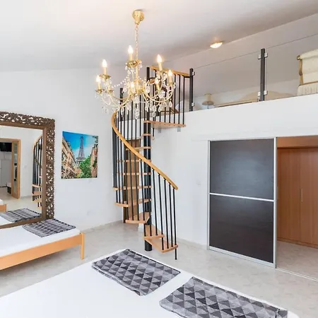 Rooms&apartments Hegic Appartement